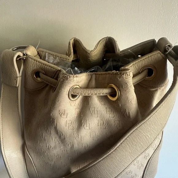 Dooney & Bourke Monogram Signature Drawstring Bucket Shoulder Bag AS IS - Picture 3 of 6